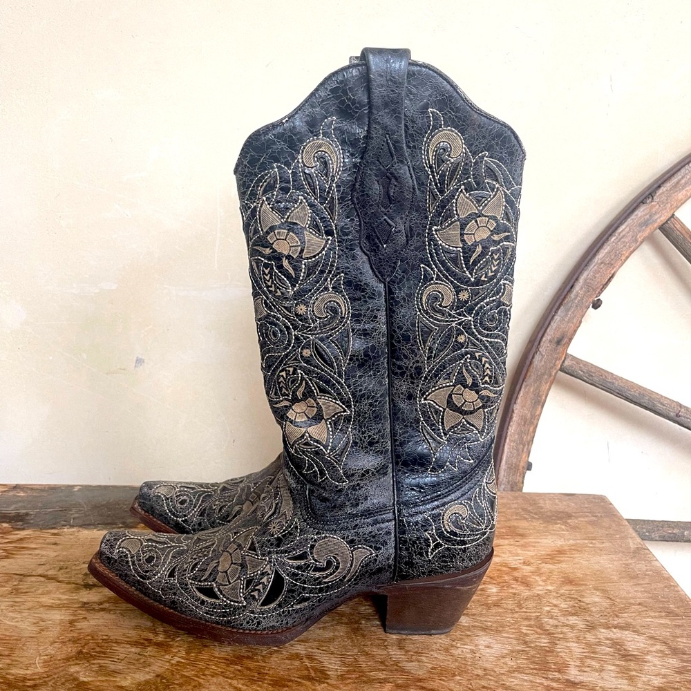 CORRAL WESTERN BOOTS Black Distressed Leather Contrast Stitching Woman’s Sz 9M